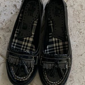 Black patent leather flats